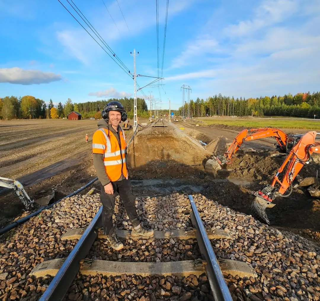 Dator på ett skrivbord