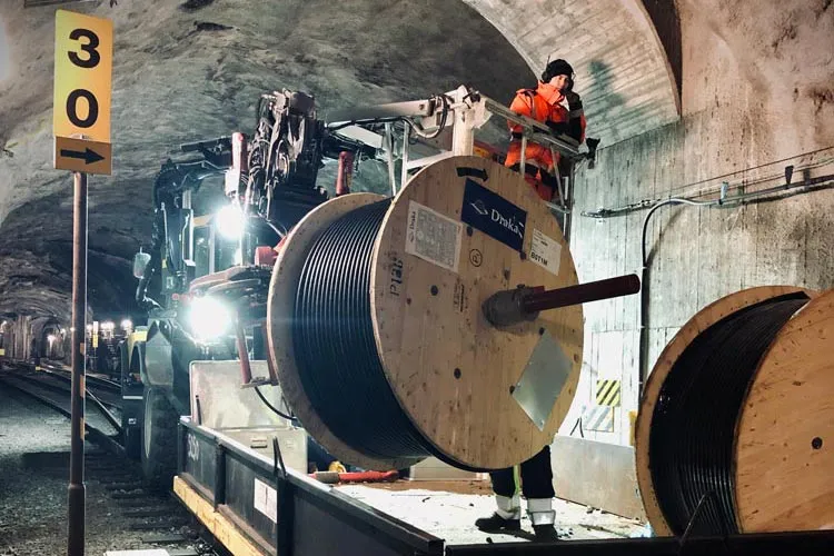 Läckande kabel Röda linjen